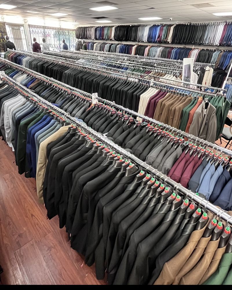 Men's Suit & Tux gallery photo