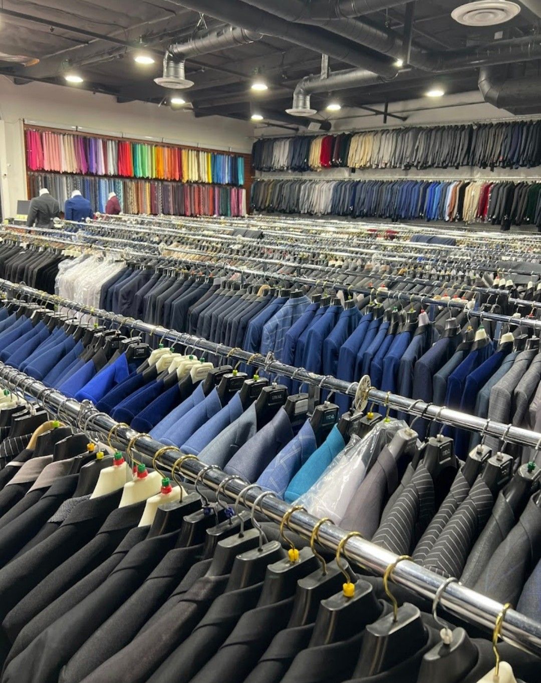 Men's Suit & Tux gallery photo
