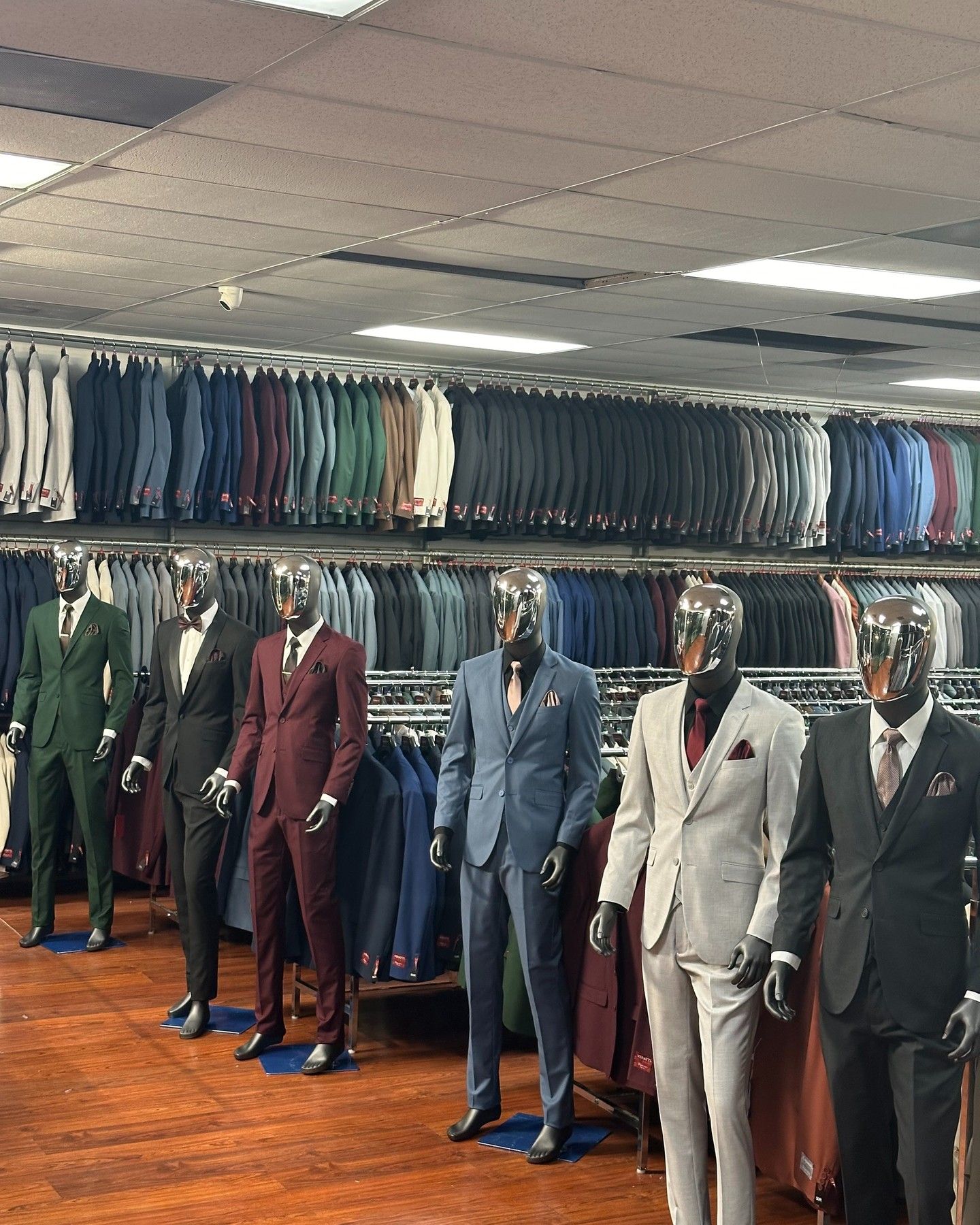 Men's Suit & Tux gallery photo