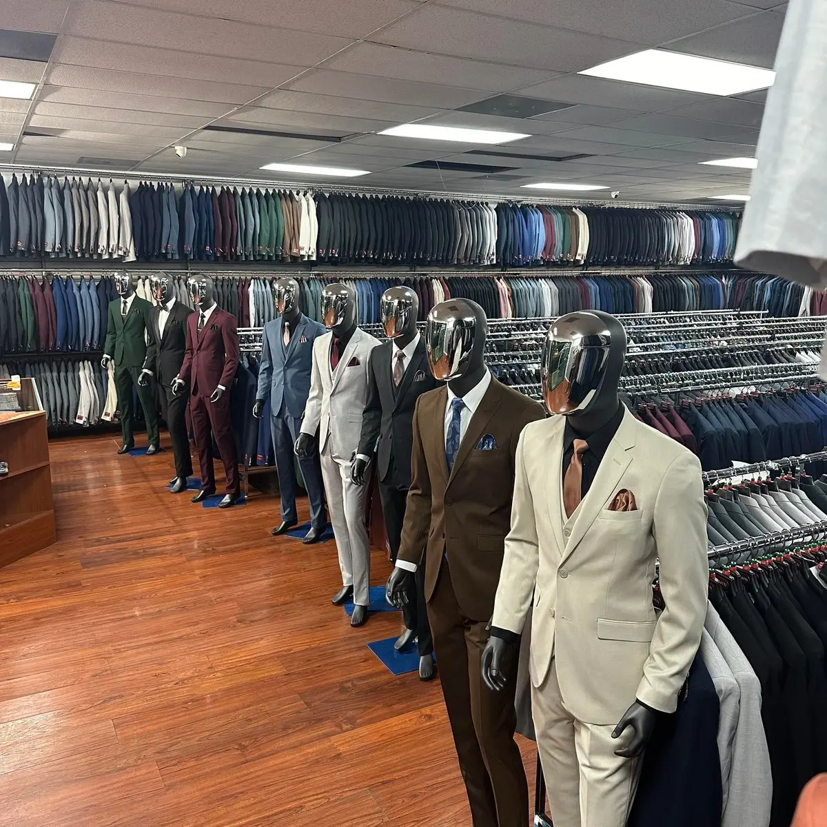Men's Suit & Tux gallery photo