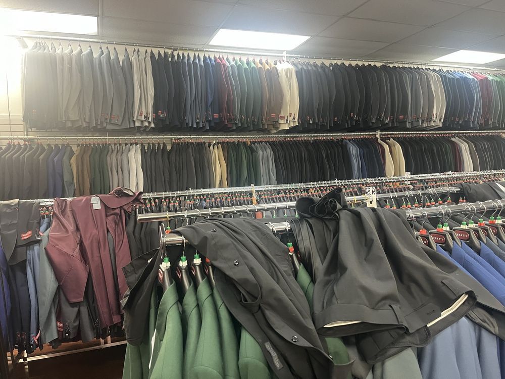 Men's Suit & Tux gallery photo